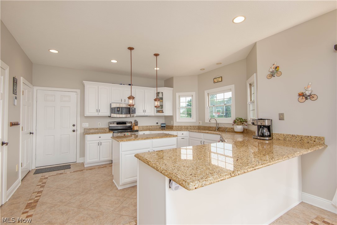 7311 Grindle Road Wadsworth, OH 44281 - Photo 4 of 35