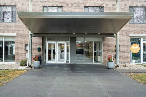 $105,000 | 600 East 8th Street, Unit 4F, Kansas City, MO 64106