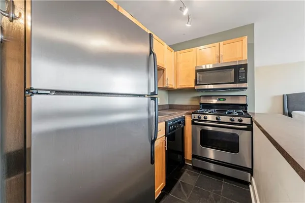 $105,000 | 600 East 8th Street, Unit 4F, Kansas City, MO 64106