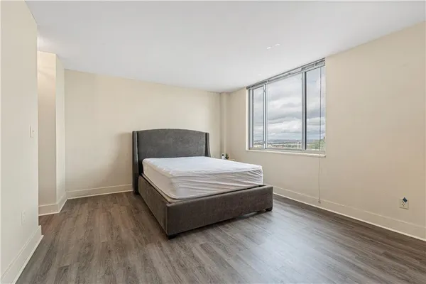$105,000 | 600 East 8th Street, Unit 4F, Kansas City, MO 64106