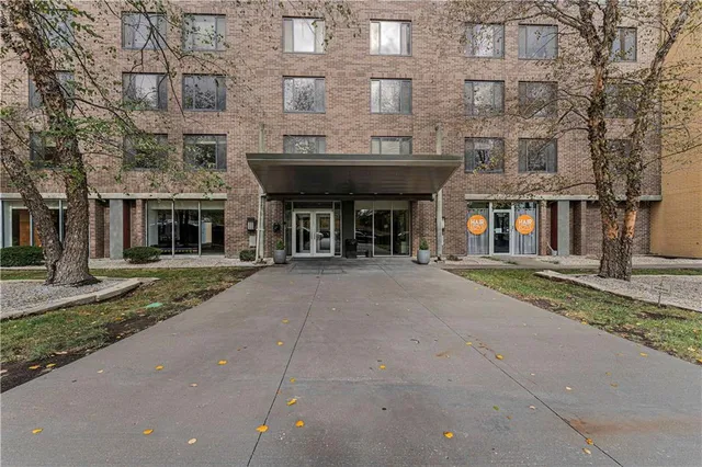 $110,000 | 600 East 8th Street, Unit 4F, Kansas City, MO 64106
