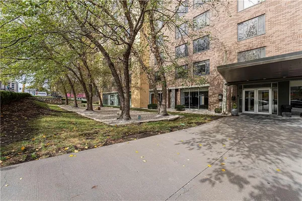 $105,000 | 600 East 8th Street, Unit 4F, Kansas City, MO 64106