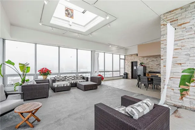 $110,000 | 600 East 8th Street, Unit 4F, Kansas City, MO 64106