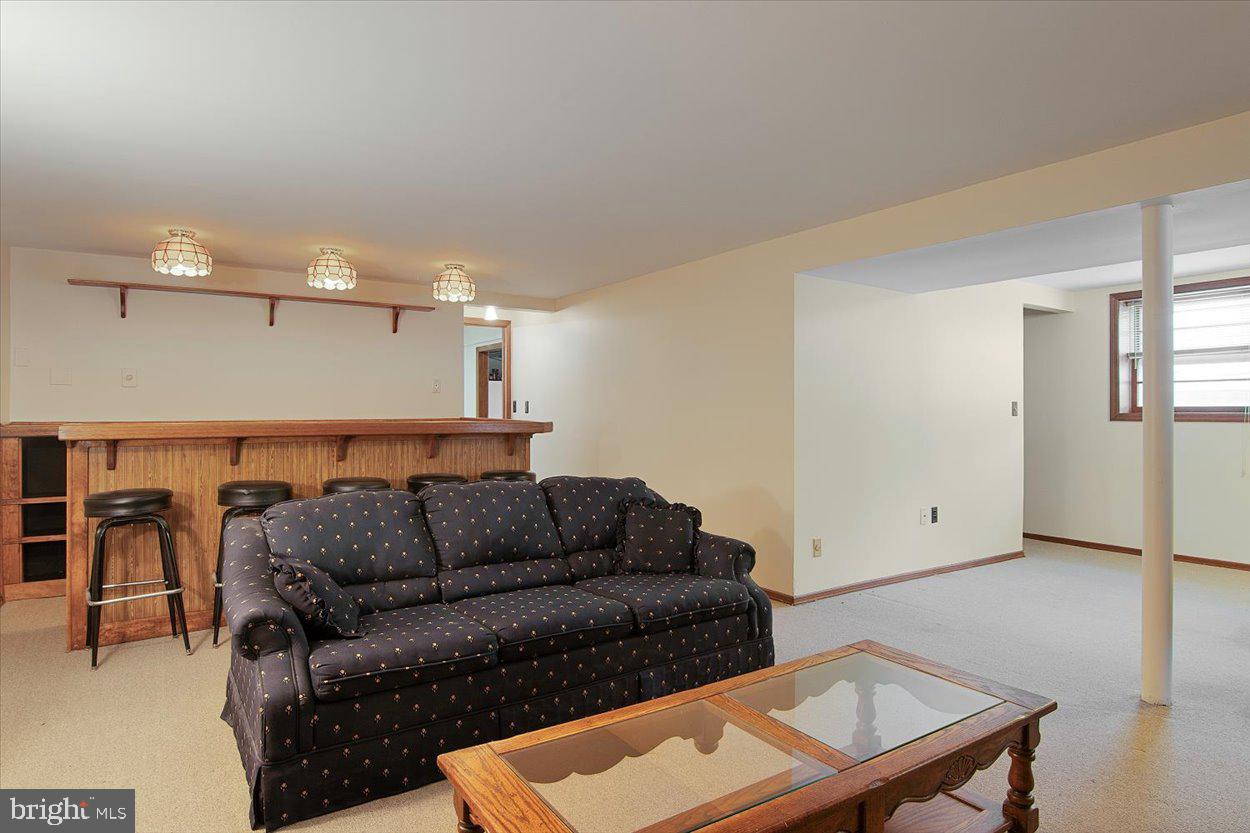 10 Elizabeth Court Edison, NJ 08817 - Photo 21 of 38 a living room with furniture and wooden floor