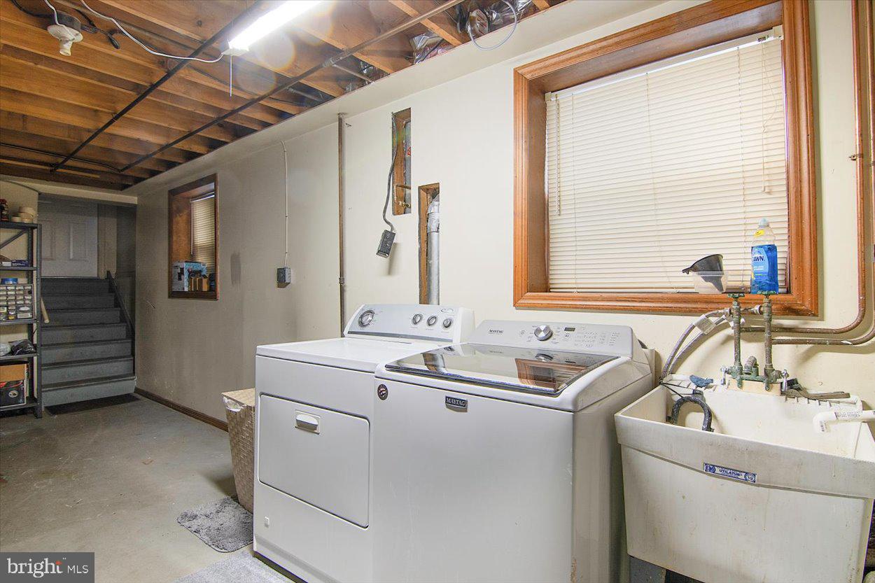 10 Elizabeth Court Edison, NJ 08817 - Photo 27 of 38 a room with storage and utility