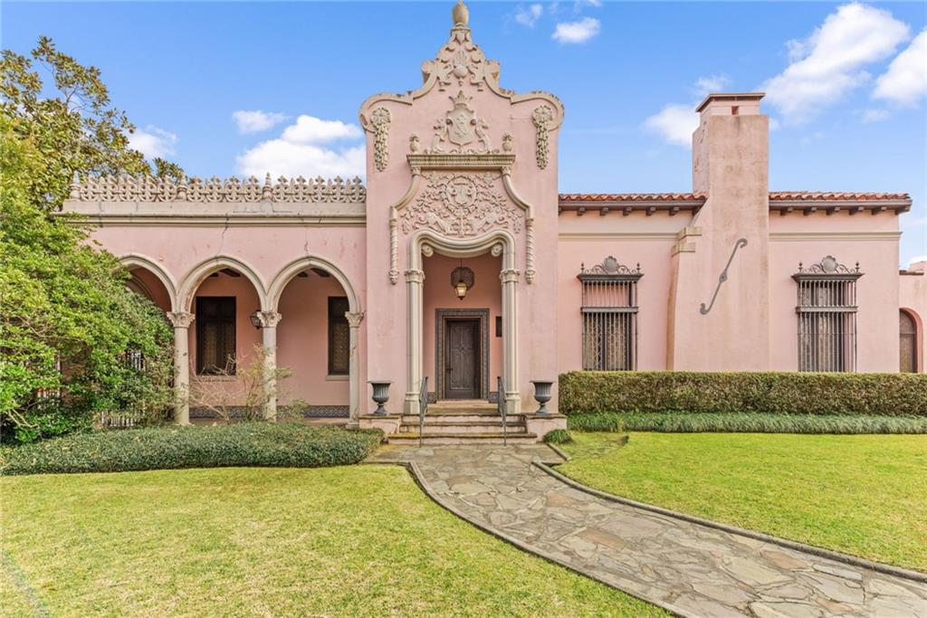 27 Audubon Place New Orleans, LA 70118 - Photo 1 of 16