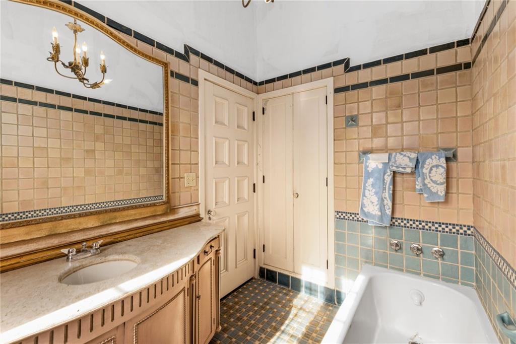 27 Audubon Place New Orleans, LA 70118 - Photo 11 of 16