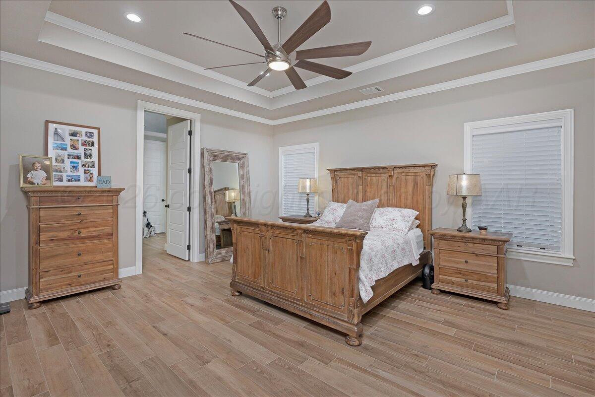 5504 Wesley Drive Amarillo, TX 79119 - Photo 11 of 33 Primary Bedroom