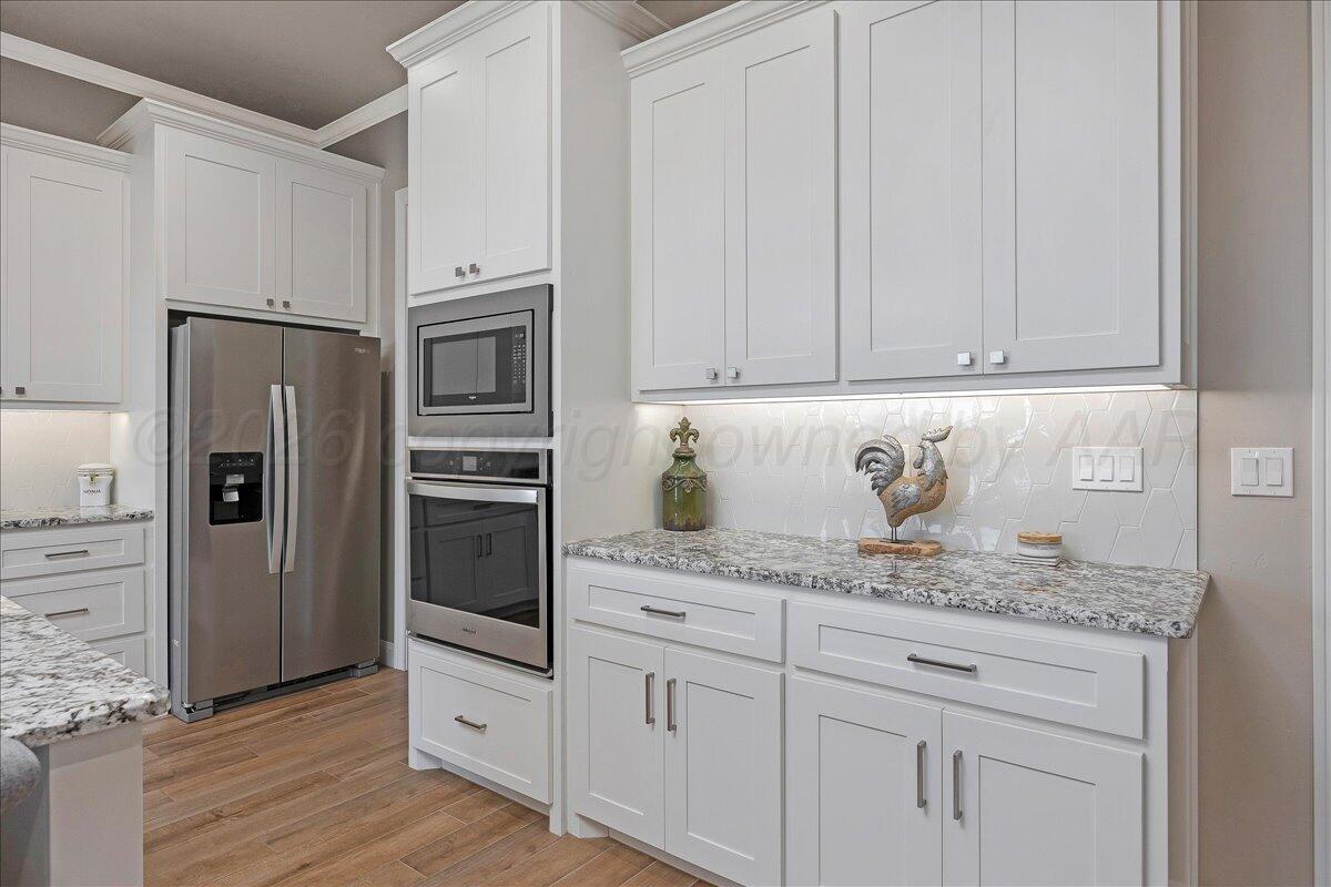 5504 Wesley Drive Amarillo, TX 79119 - Photo 21 of 33 Kitchen 3