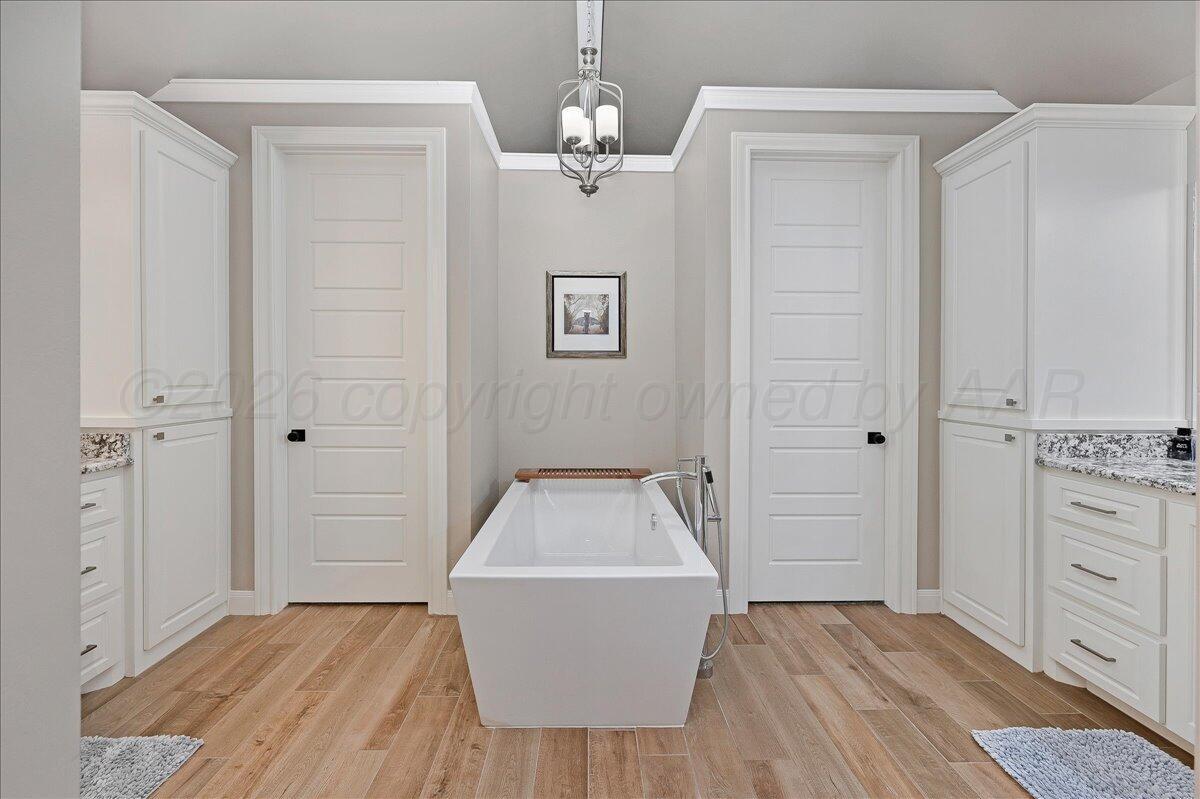 5504 Wesley Drive Amarillo, TX 79119 - Photo 24 of 33 Primary Bathroom
