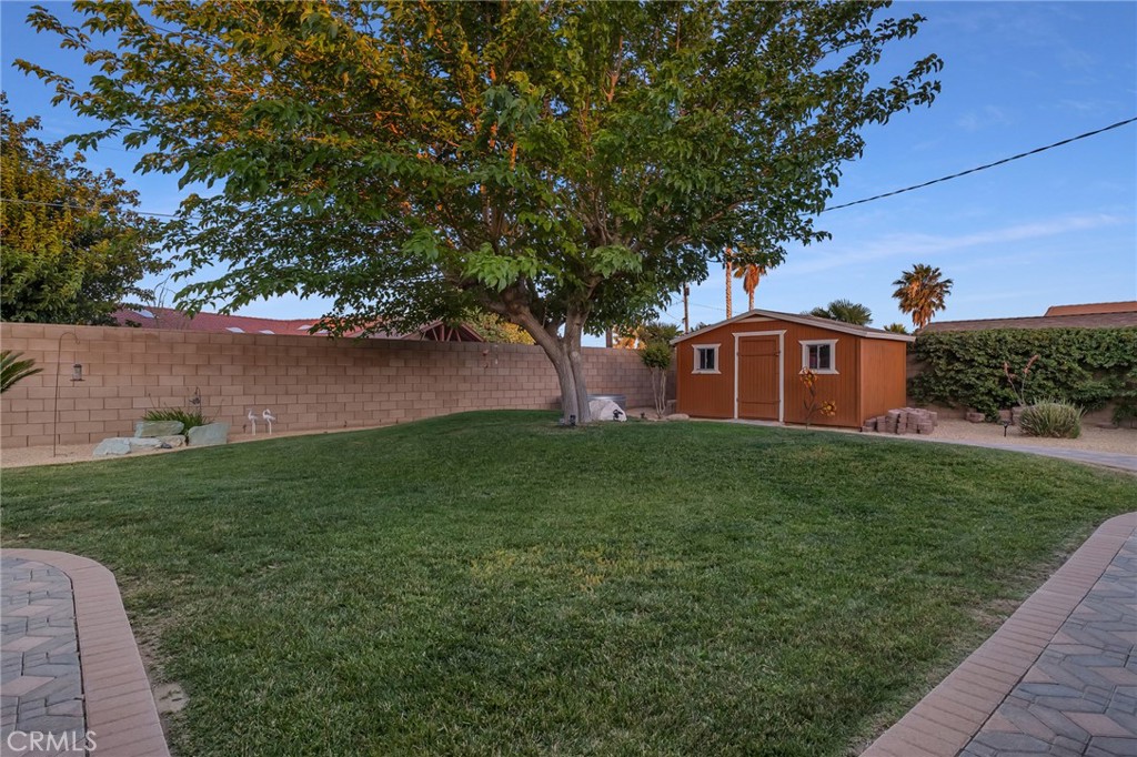 14231 Tawya Road Apple Valley, CA 92307 - Photo 32 of 36