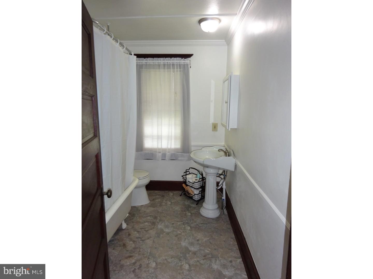 700 Henry Street Riverside, NJ 08075 - Photo 22 of 25 Bathroom