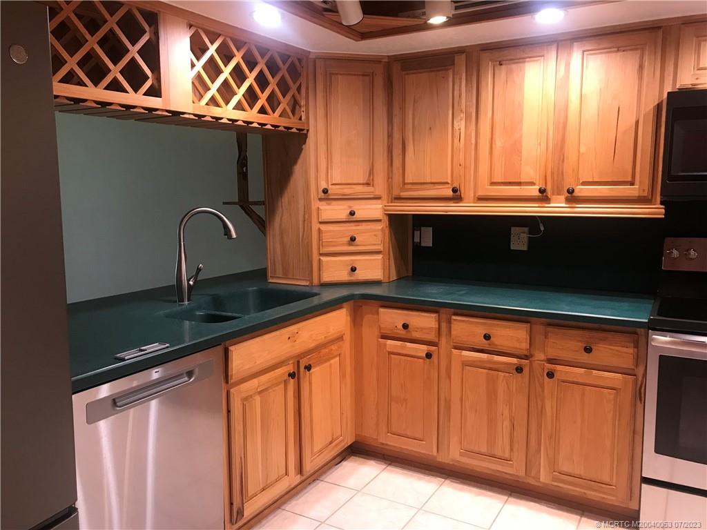 1831 Southwest Palm City Road, Unit C201 Stuart, FL 34994 - Photo 11 of 17 Gallery Image 11