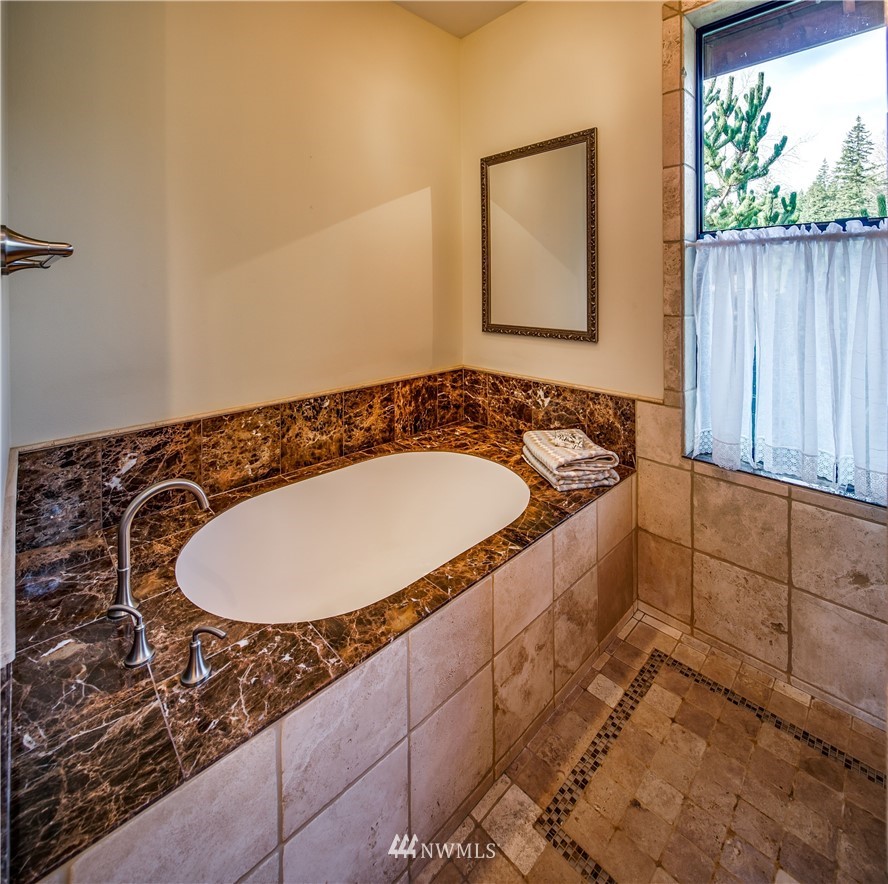1414 Van Wyck Road Bellingham, WA 98226 - Photo 16 of 31 Gallery Image 16