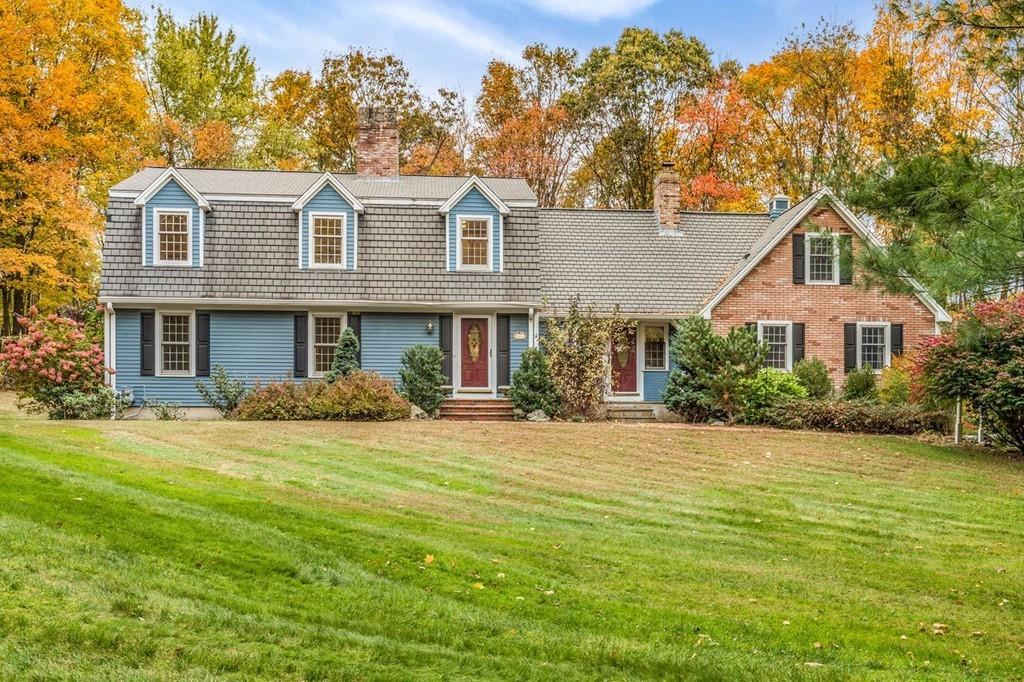 16 Howlett Street Topsfield, MA 01983 - Photo 1 of 40 Gallery Image 1