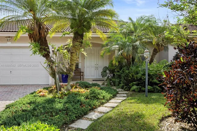 $6,100 | 9339 Southwest 98th Place, Miami, FL 33176