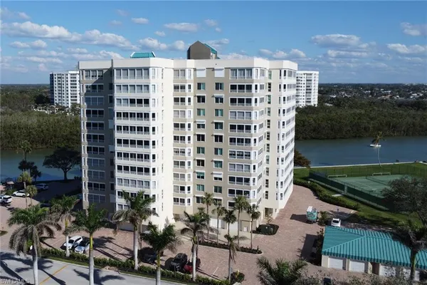 $8,000 | 25 Bluebill Avenue, Unit A906, Naples, FL 34108