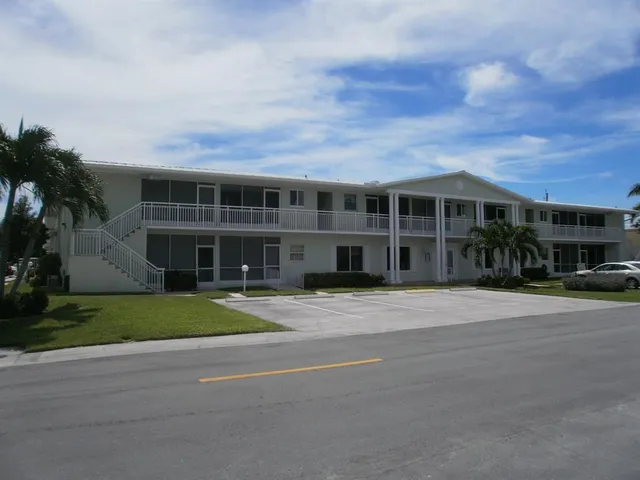 $165,000 | 2100 Northeast 38th Street, Unit 236, Lighthouse Point, FL 33064
