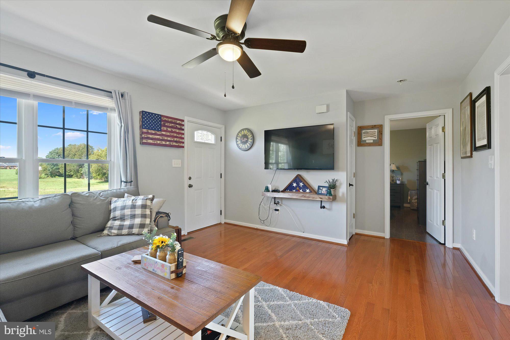 12039 Itnyre Road Smithsburg, MD 21783 - Photo 15 of 35 LivingRoom