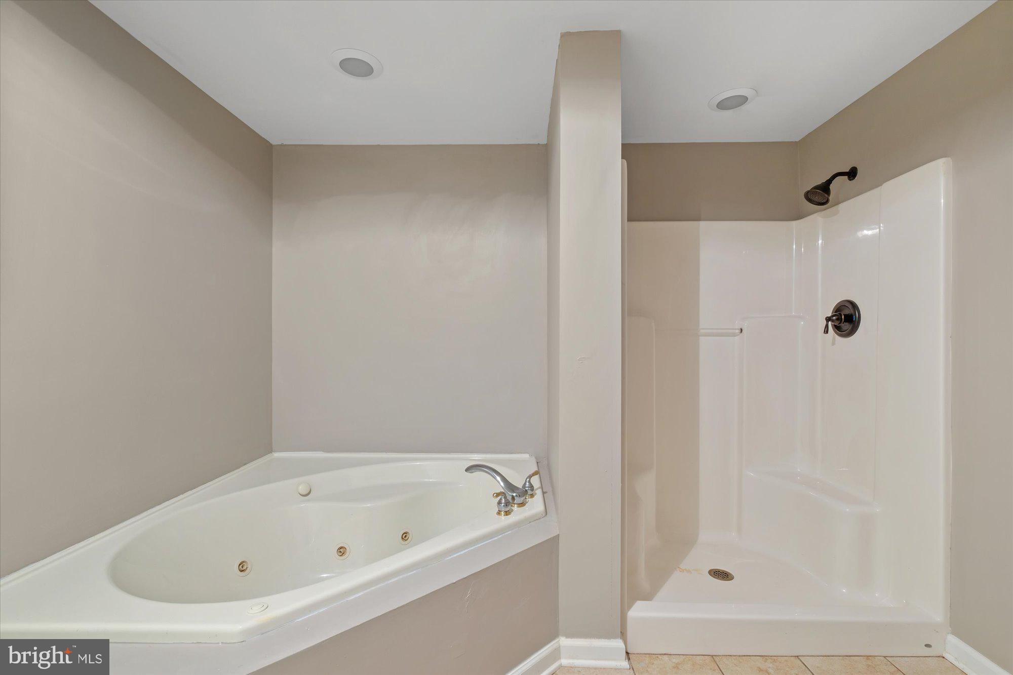 12039 Itnyre Road Smithsburg, MD 21783 - Photo 28 of 35 Lower level full bathroom
