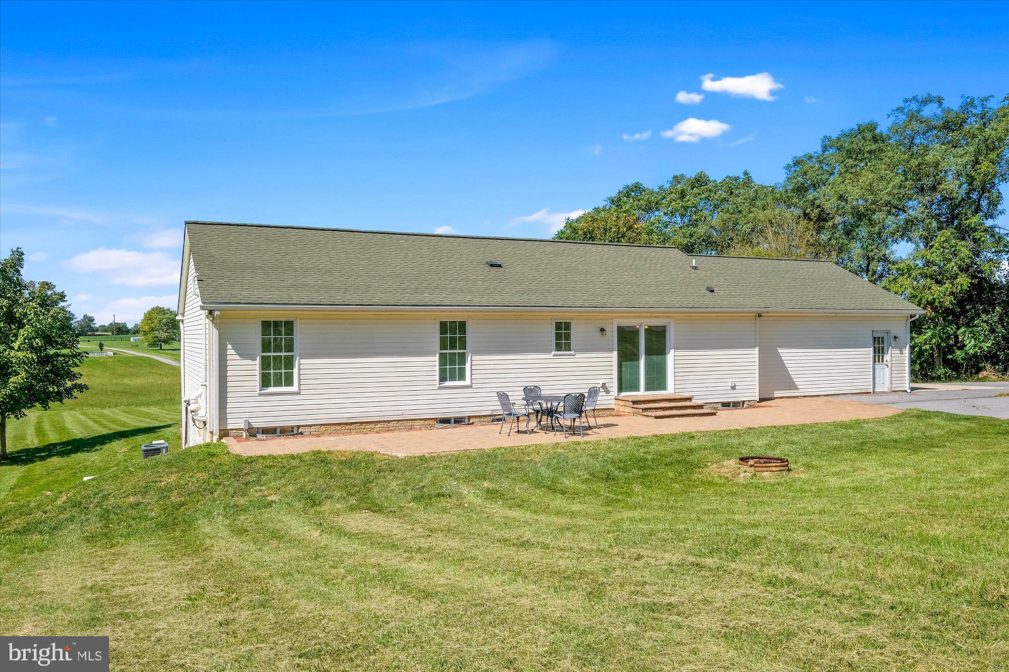 12039 Itnyre Road Smithsburg, MD 21783 - Photo 5 of 35 Exterior rear