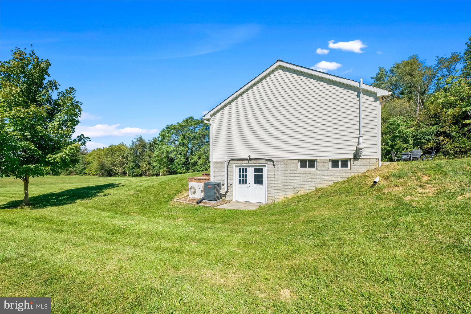 12039 Itnyre Road Smithsburg, MD 21783 - Photo 6 of 35 Ground level access to basement