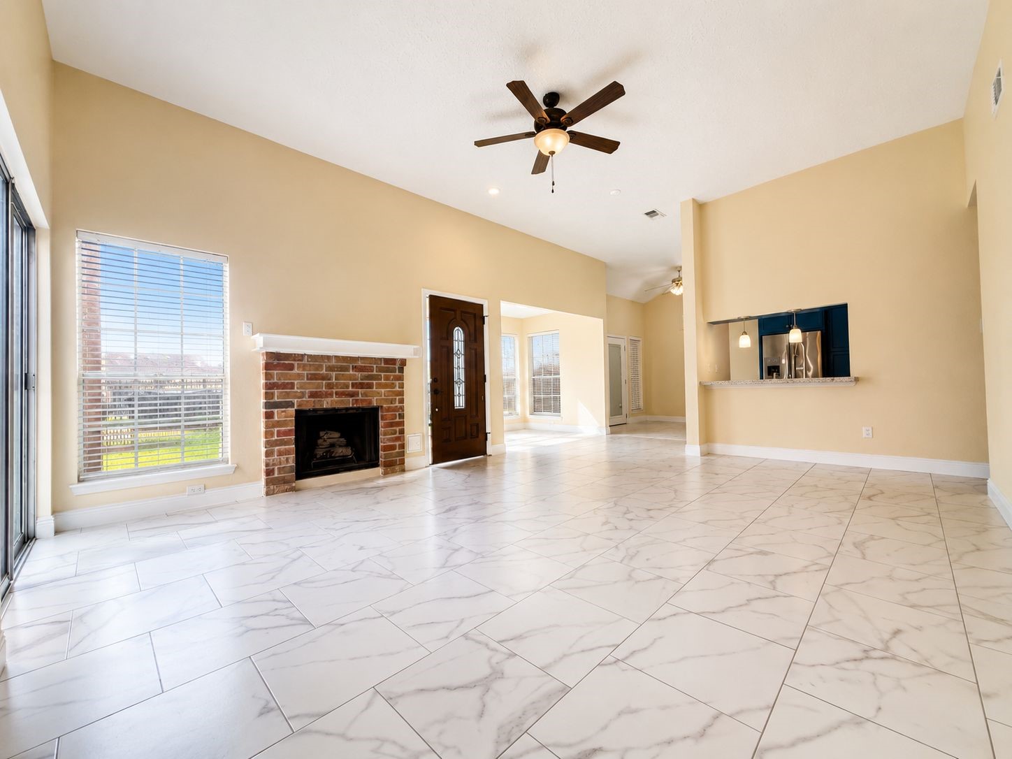11840 Spring Grove Drive Houston, TX 77099 - Photo 5 of 27 Spacious living area with high ceilings and NO carpet throughout
