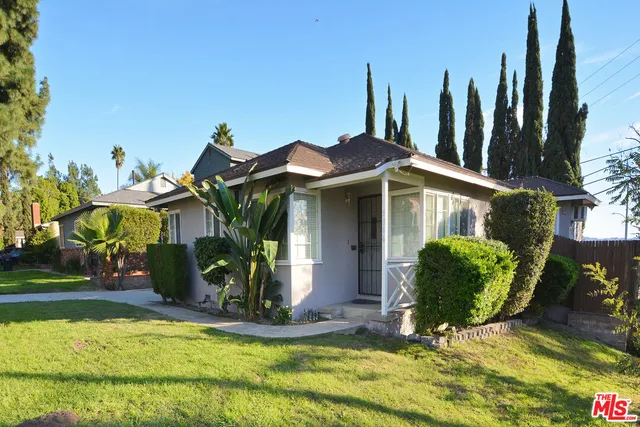 $3,750 | 9966 Glencrest Circle, Burbank, CA 91504