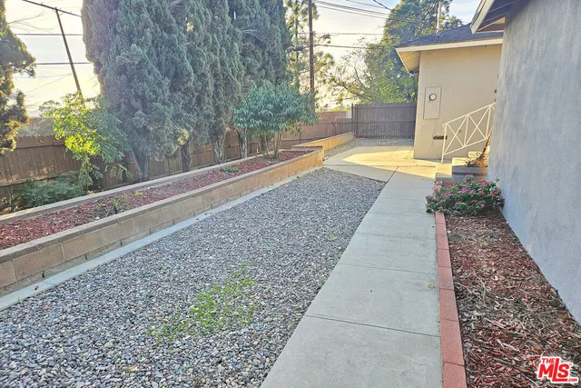 $3,750 | 9966 Glencrest Circle, Burbank, CA 91504
