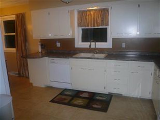 412 Arnold Road East Peoria, IL 61611 - Photo 4 of 15 Gallery Image 4