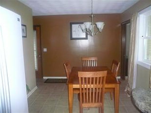 412 Arnold Road East Peoria, IL 61611 - Photo 8 of 15 Gallery Image 8