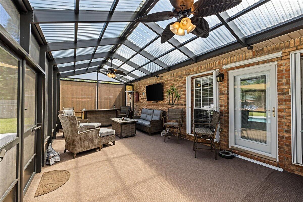 306 Tala Way Niceville, FL 32578 - Photo 29 of 47 a view of a livingroom with couch