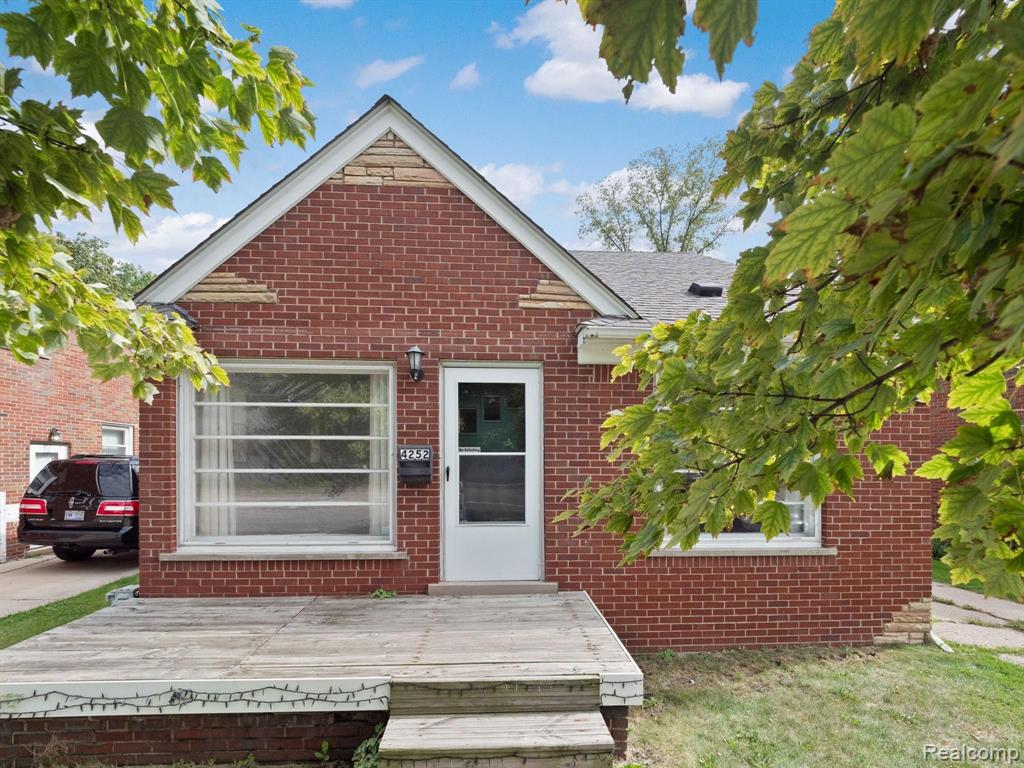 4252 Greenfield Road Berkley, MI 48072 - Photo 2 of 30