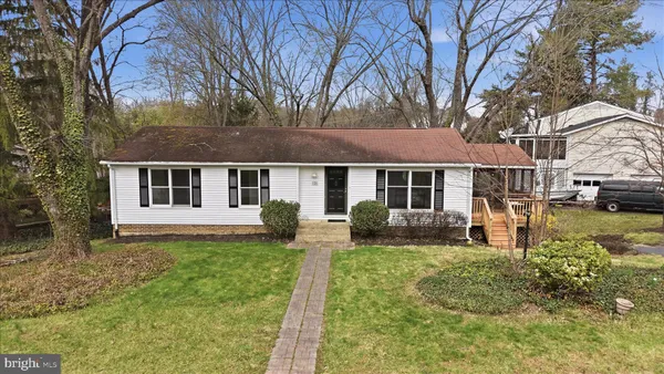 $610,000 | 126 Applewood Court, Hamilton, VA 20158