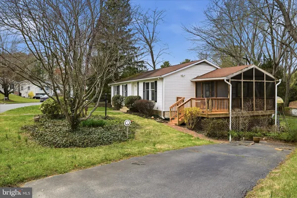 $610,000 | 126 Applewood Court, Hamilton, VA 20158