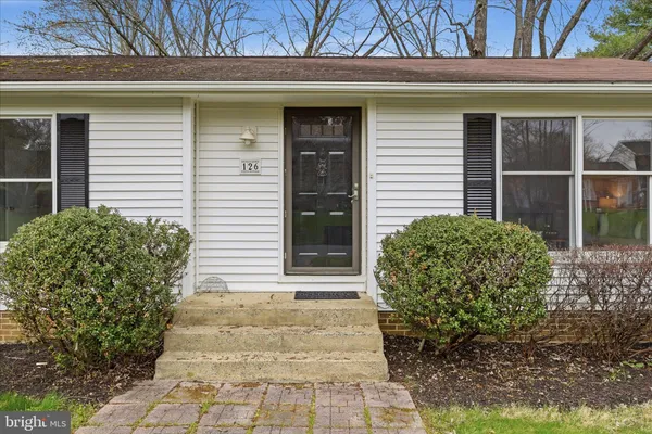 $610,000 | 126 Applewood Court, Hamilton, VA 20158