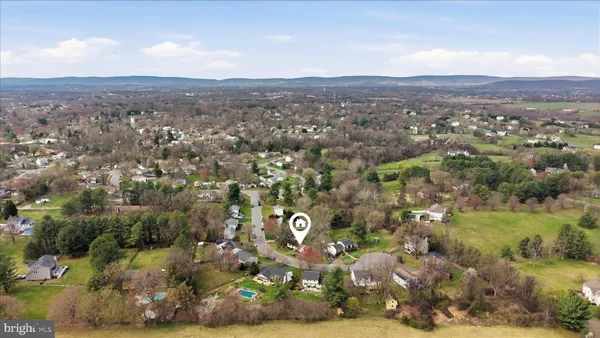 $610,000 | 126 Applewood Court, Hamilton, VA 20158