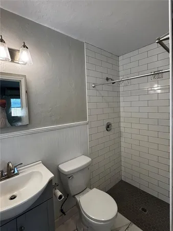 $2,400 | 2624 Sunnybrook Drive, Sarasota, FL 34239