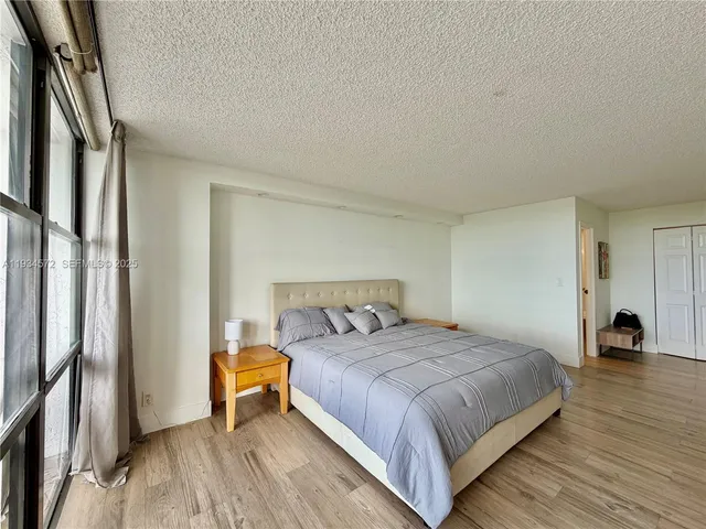 $2,800 | 1000 Parkview Drive, Unit 723, Hallandale Beach, FL 33009