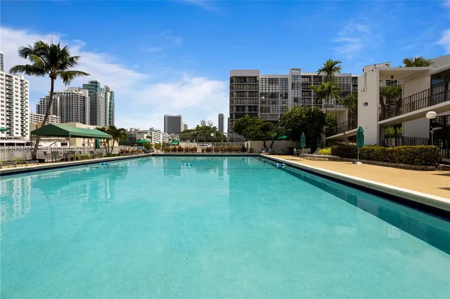 $2,800 | 1000 Parkview Drive, Unit 723, Hallandale Beach, FL 33009
