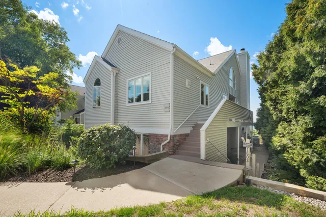 $585,000 | 1802 Lakeshore Drive, Unit 6, St. Joseph, MI 49085