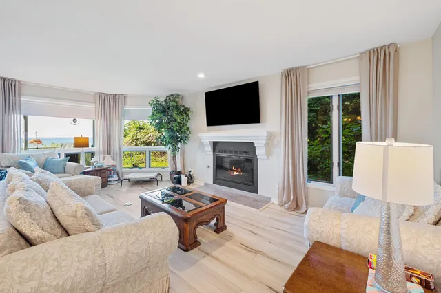 $585,000 | 1802 Lakeshore Drive, Unit 6, St. Joseph, MI 49085