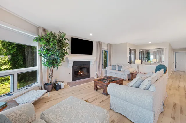 $585,000 | 1802 Lakeshore Drive, Unit 6, St. Joseph, MI 49085