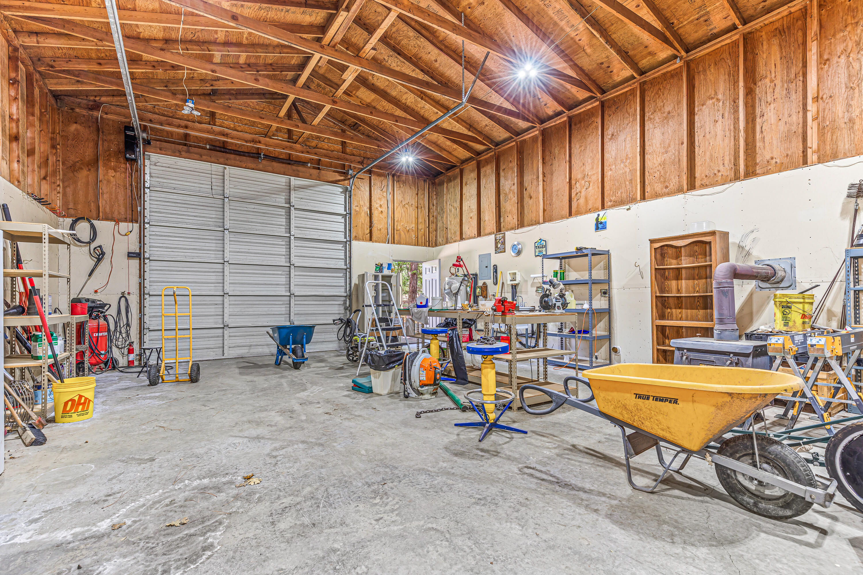 311 Peco Road Grants Pass, OR 97526 - Photo 33 of 67 9R9A1349