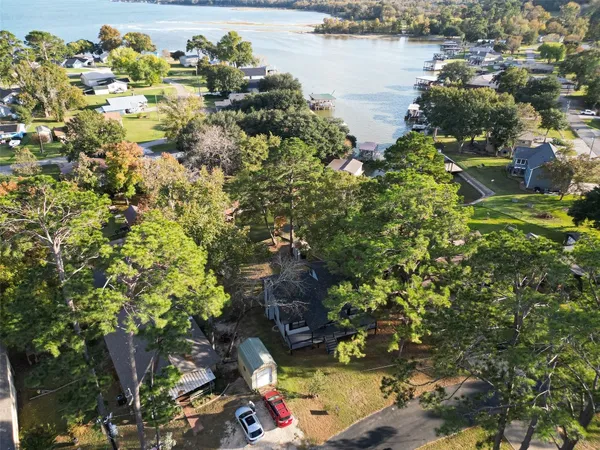 a picture of lake view