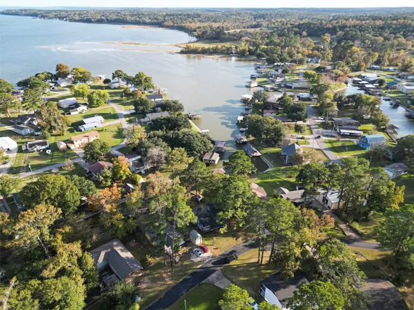 a picture of city view with lake view