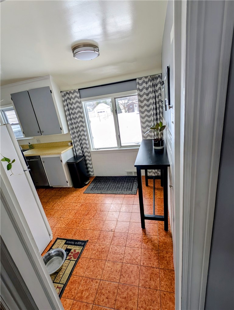 1439 Spencerport Road Gates, NY 14606 - Photo 8 of 17