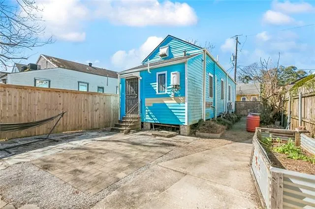 $1,300 | 421 St Maurice Avenue, New Orleans, LA 70117