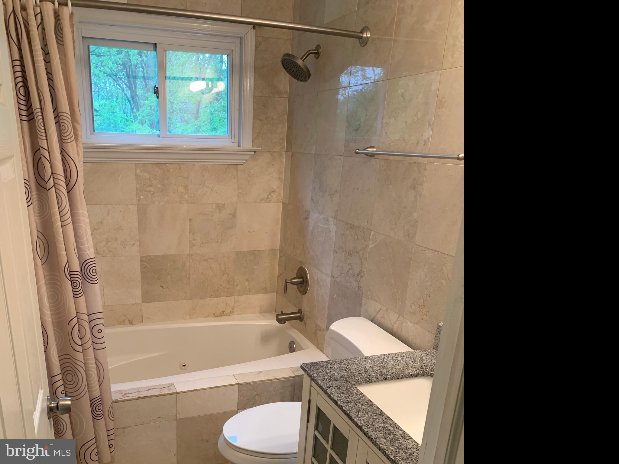 33 Wengate Road Owings Mills, MD 21117 - Photo 6 of 16 Bath with jetted tub