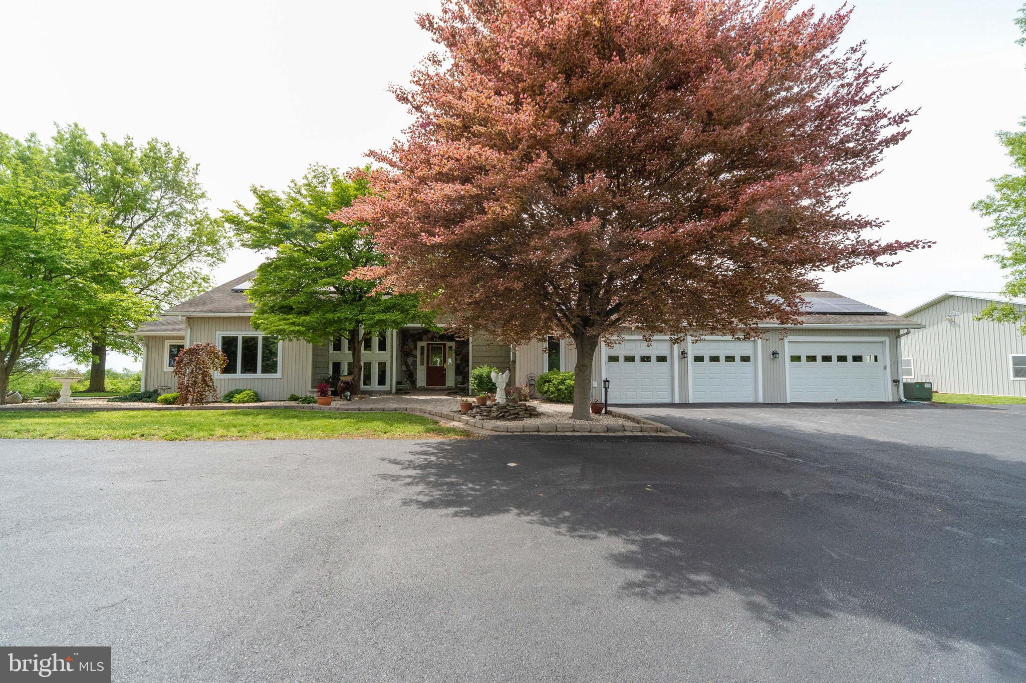 8014 Mapleville Road Boonsboro, MD 21713 - Photo 2 of 109 Large Driveway